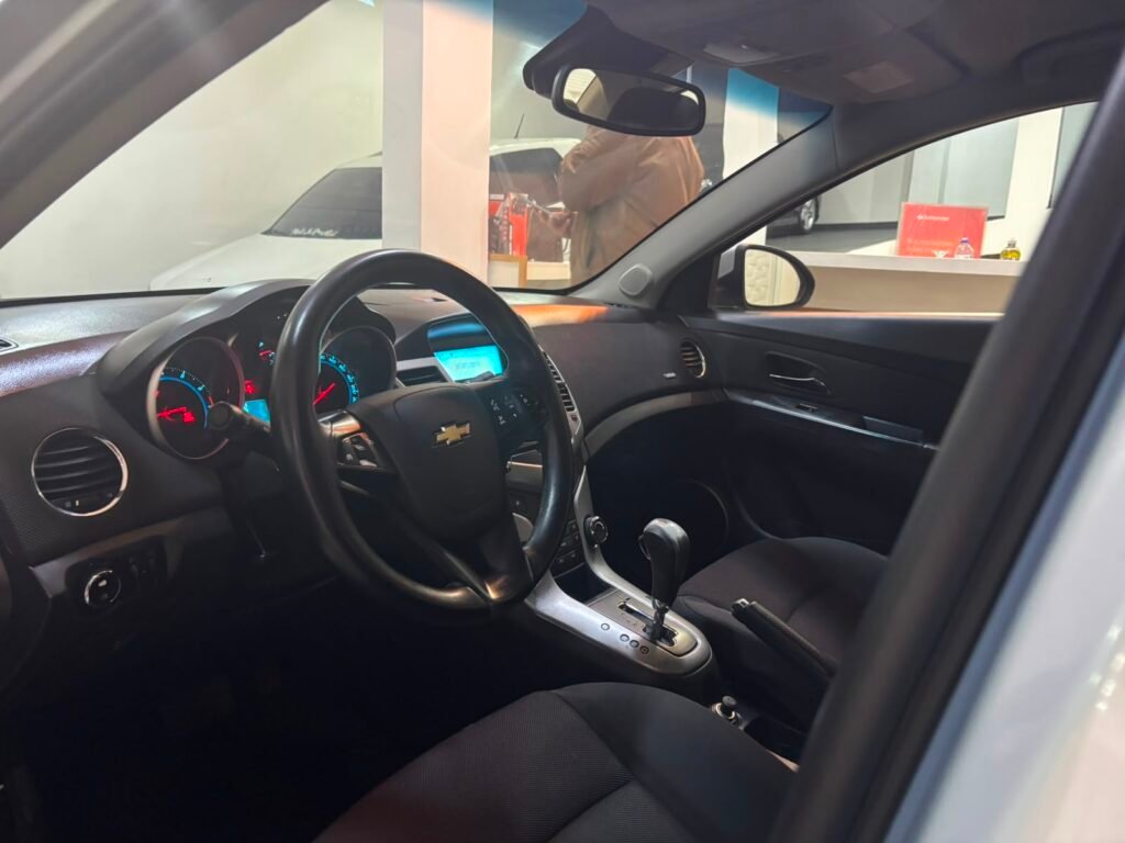 CRUZE SEDAN AUTOMATICO 2012 CANOAS DEINIS MULTIMARCAS (7)
