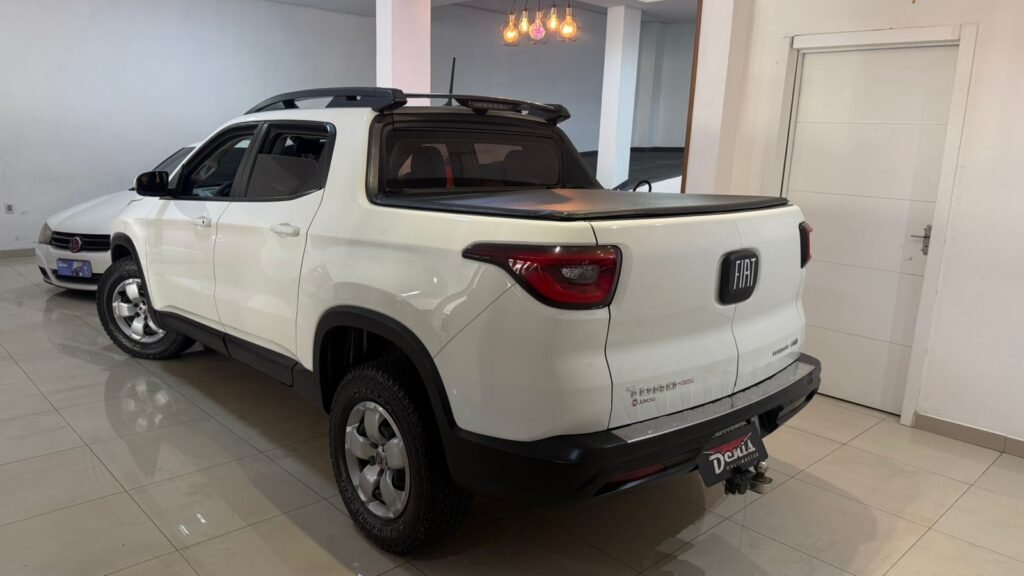 FIAT TORO GASOLINA 2017 CANOAS DENIS MULTIMARCAS (1)
